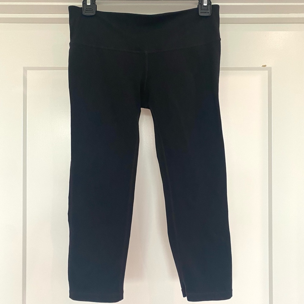 Gap Fit Womens Black Capri Athletic Pants/ Leggings Size S